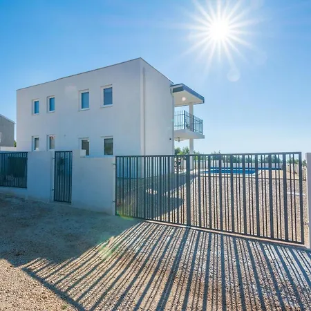 Villa Eva Vir